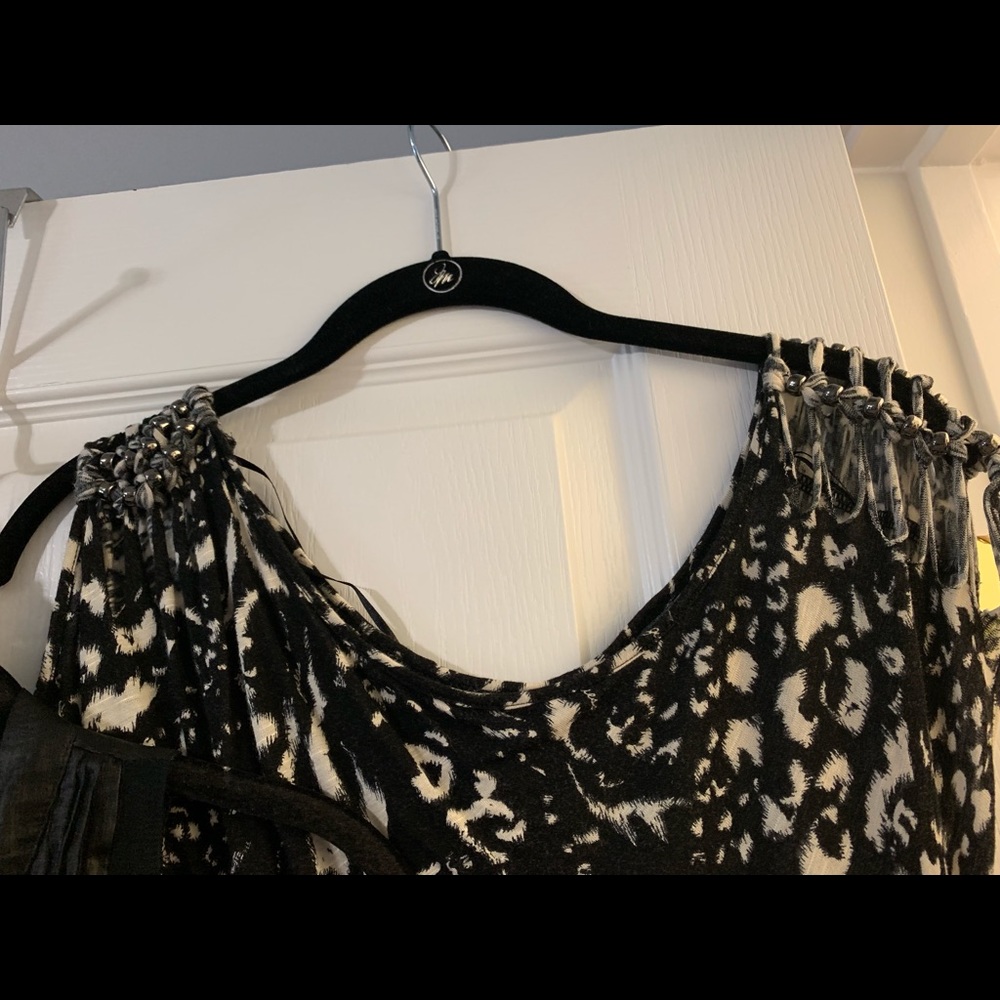 Guess Bundle - Picture 2 of 4